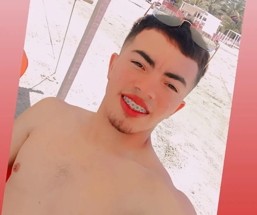 hiro_kimura Offline XXX Chat