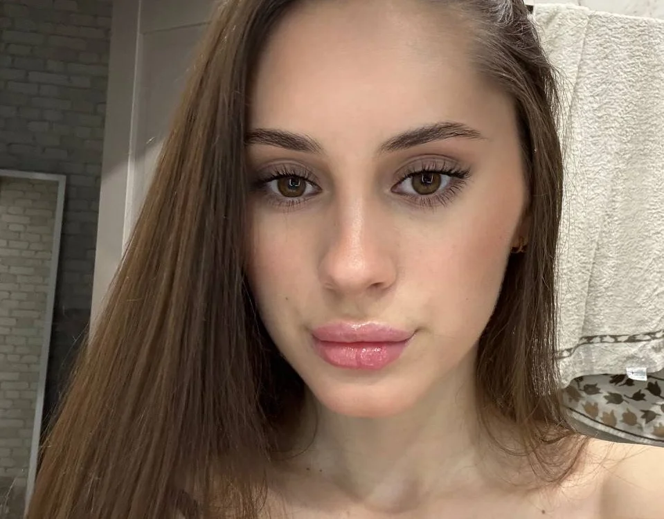 Aprilluvv's Offline Chat Room