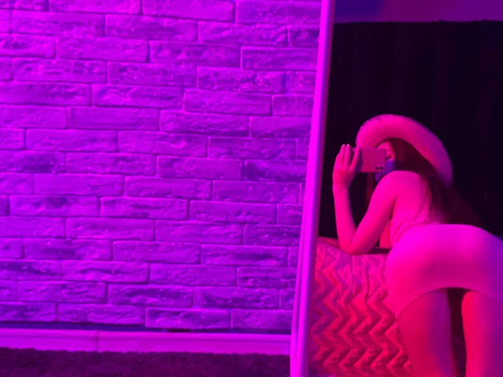 polly_strawberry's Offline XXX Chat
