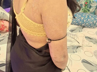 mona-darling_09 profile