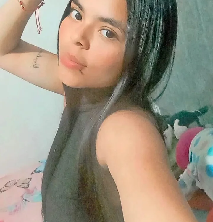 Bella-Bloom offline XXX-chat
