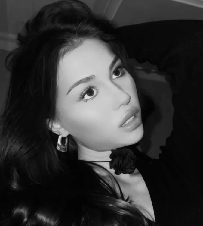 MaidaHayne's Offline Chat Room