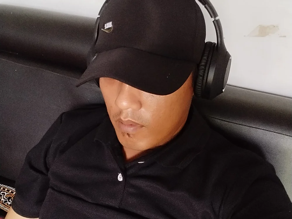 Offline chatovací místnost Bolabal27