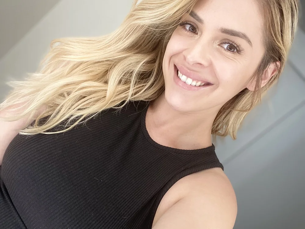 emilelovesyou's Offline XXX Chat