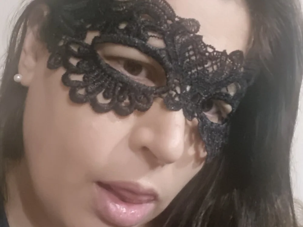 Floresitahotmilfxxx's most recent online preview