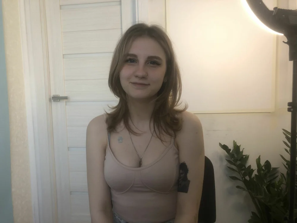 EmiIyWay's Offline XXX Chat