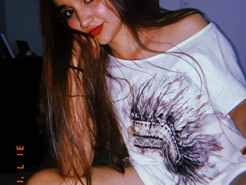 Pamela-smit Adlı Modelin Çevrimdışı Sohbet Odası