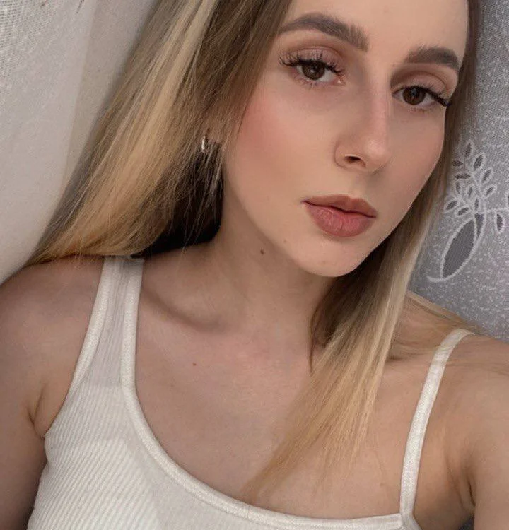 Ameli_Li offline chatrum