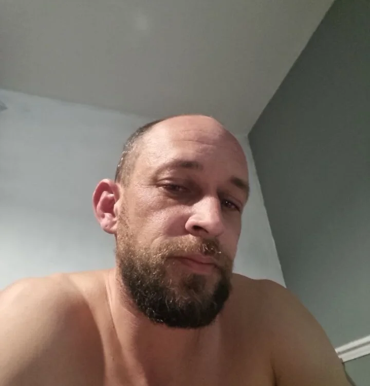 Dizzyja888's Offline Chat Room