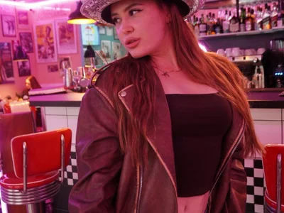 NaomiCermeno - Girl 