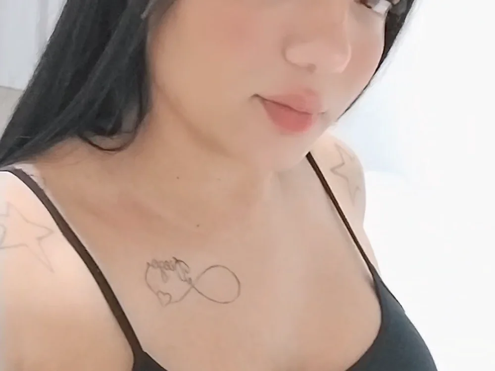 Fernanda180830's Offline Chat Room
