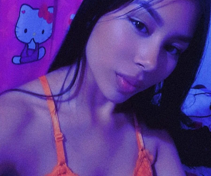 MadissonShakur Adlı Modelin Çevrimdışı XXX Sohbeti