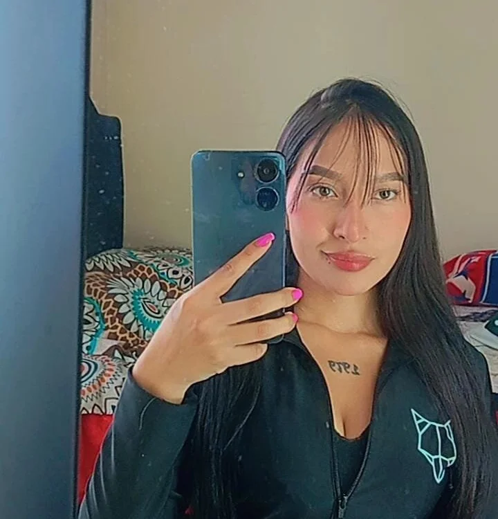 Wild-lovers18 cam model