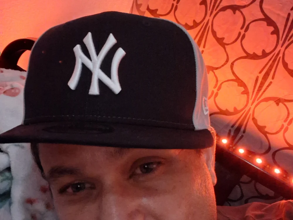 Ericababy20925's Offline Chat Room