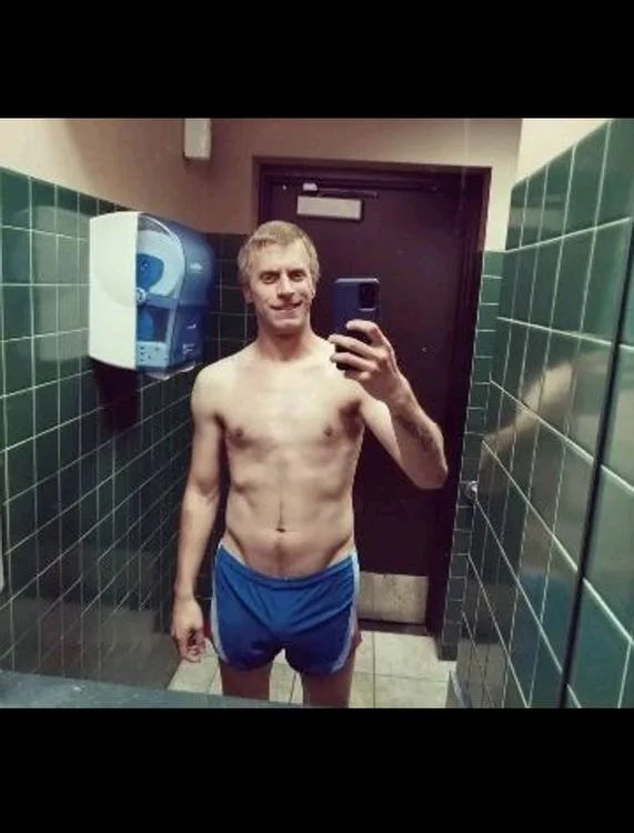 loganstud1219's Offline Chat Room