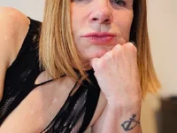 JulieHolliday's webcam live show