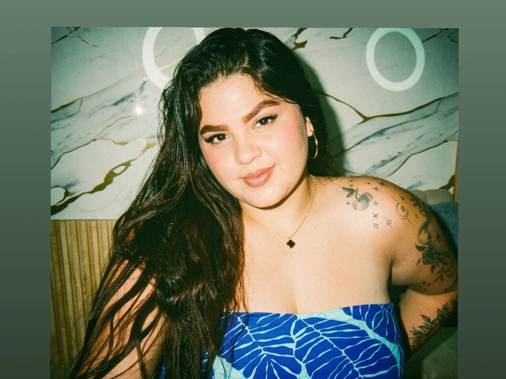 AMBER_LOVE_23's Offline Chat Room