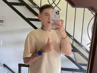 gonzalez_2001's webcam live show