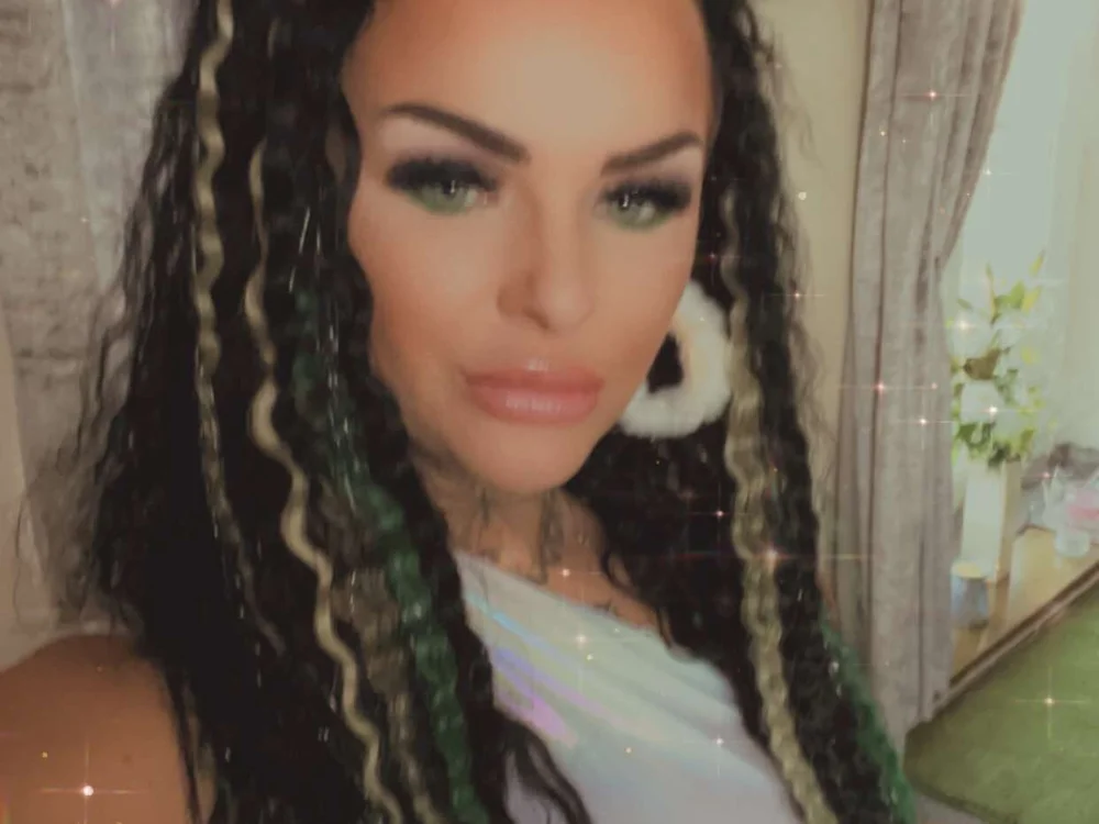 Duchess2024's Offline Chat Room