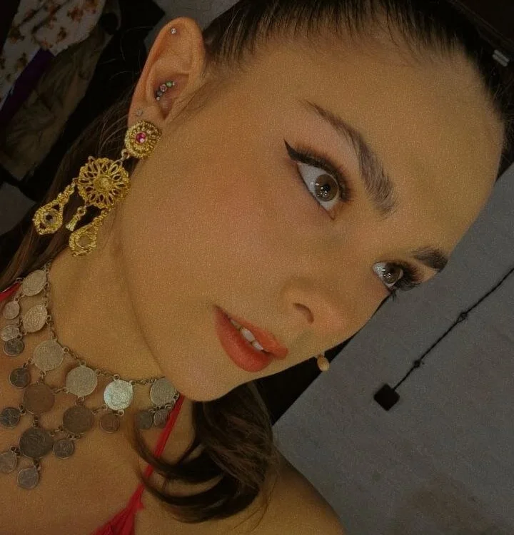 YoshikoLacoursen Offline XXX chat