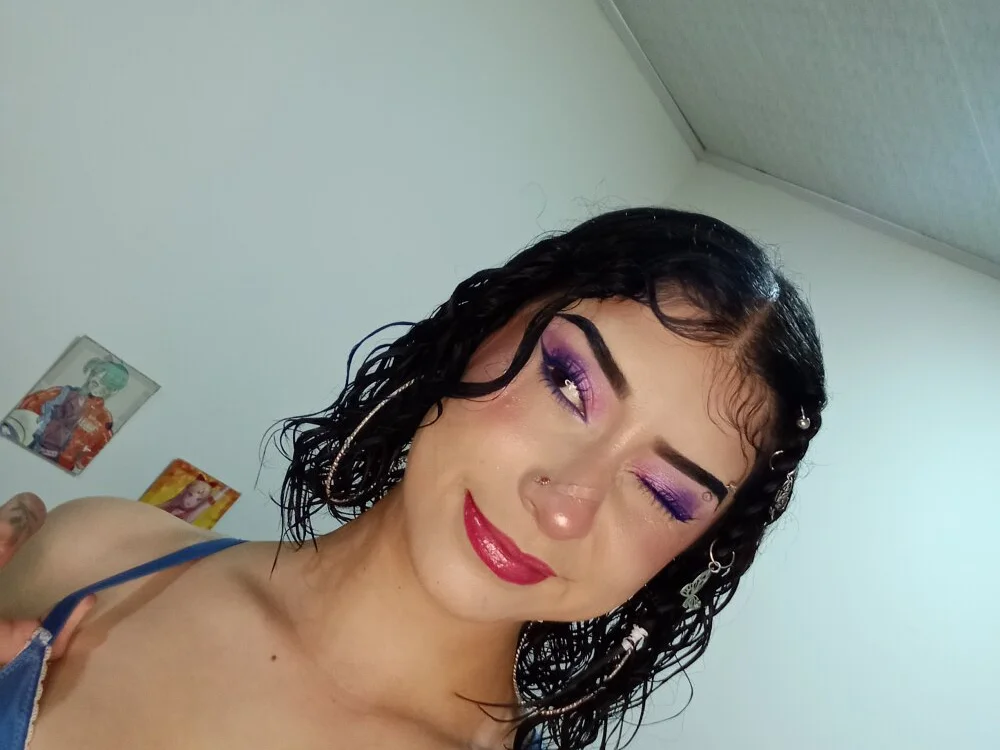 Chat +18 off-line de Cinthya-Gomez6