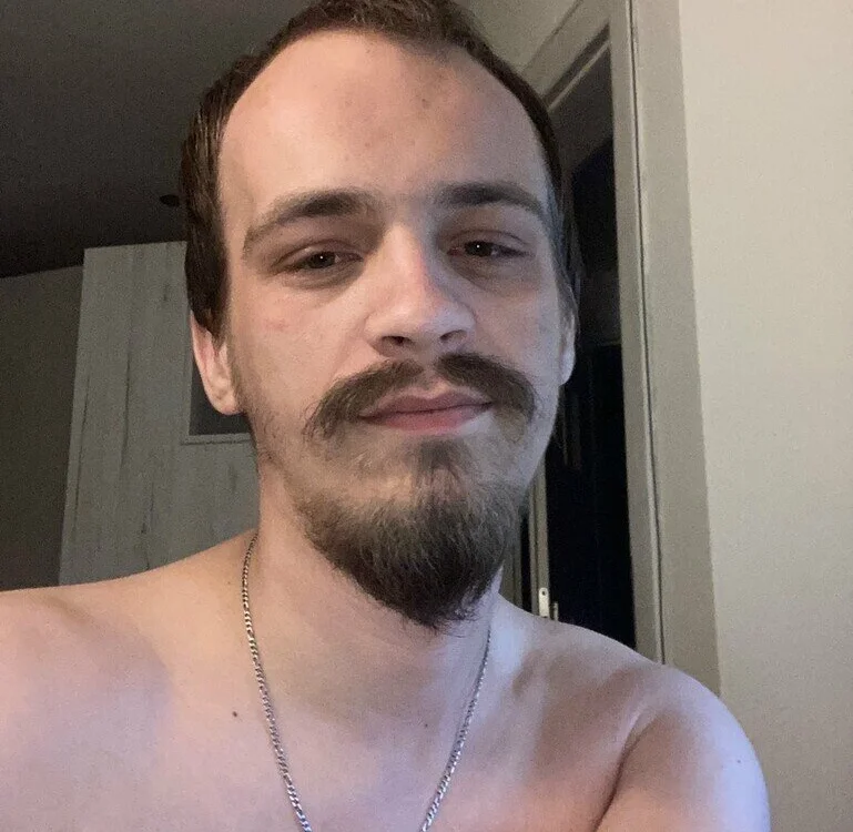 maros1312's Offline Chat Room