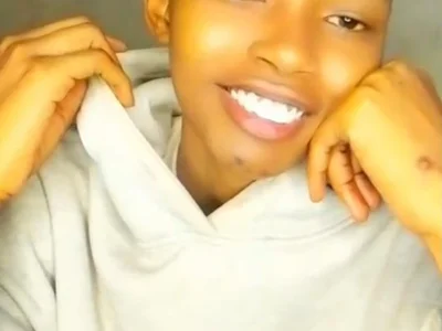 Freaky_Queer — live couple cam