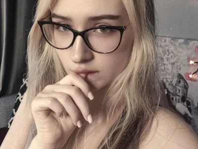 HellyCherry - Girl 