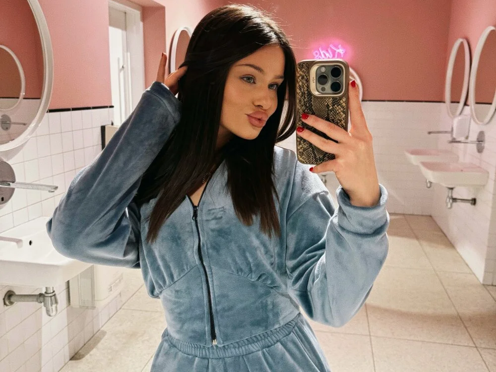 dd1anessa Offline XXX-Chat