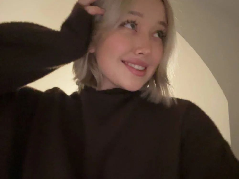 blondessa__ cam model