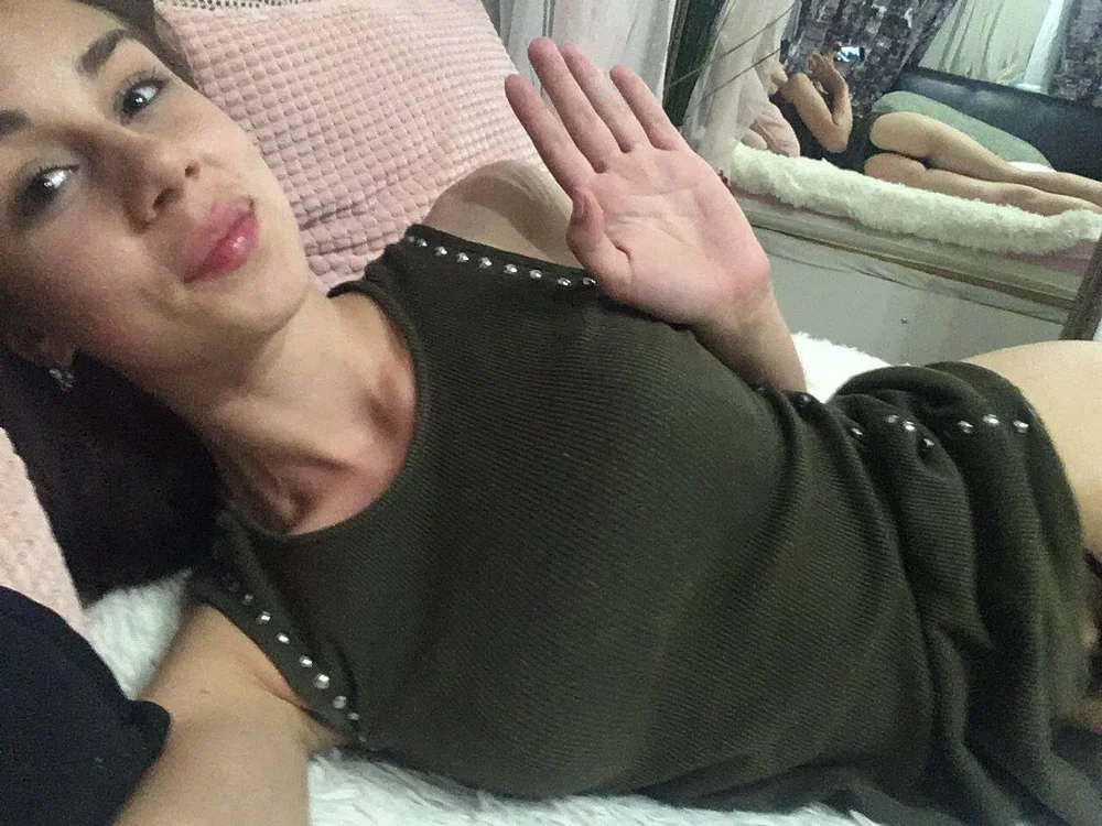 Lucie_Moon's Offline XXX Chat