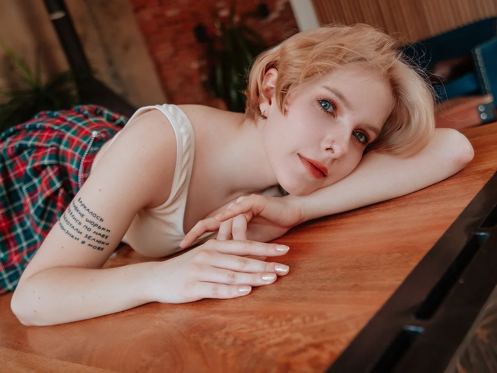 MELANIE_MARLO's Offline XXX Chat