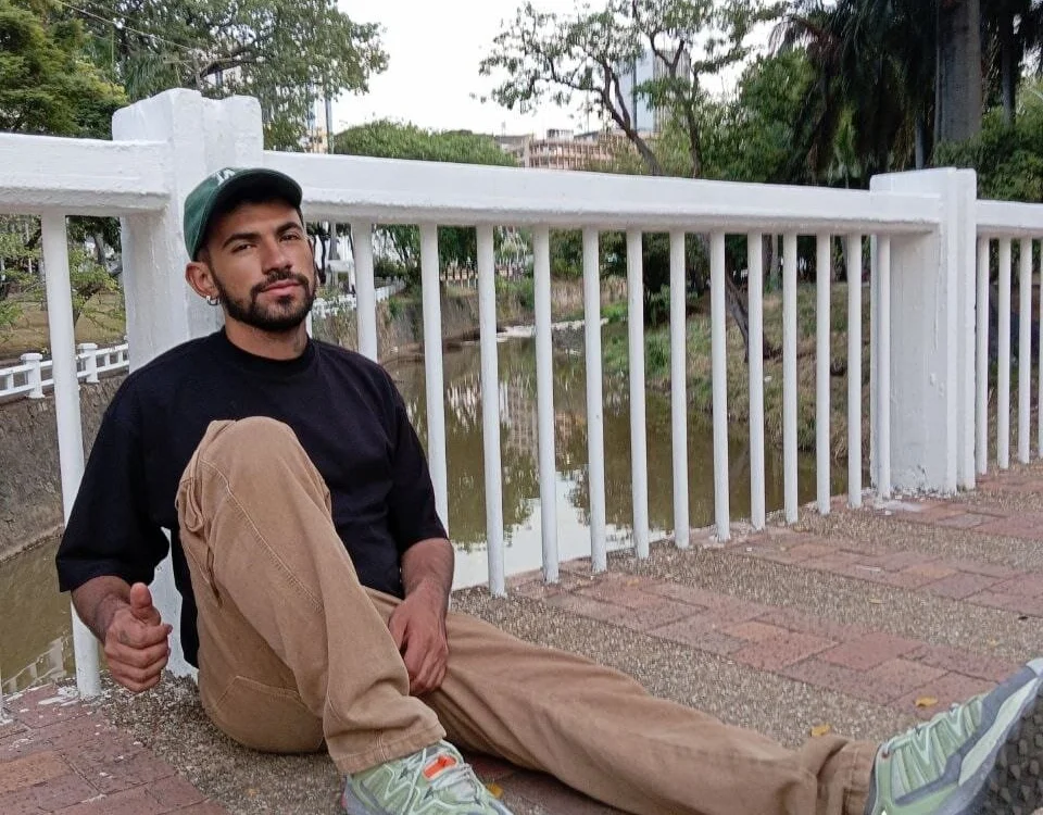 AronZuluaga cam model