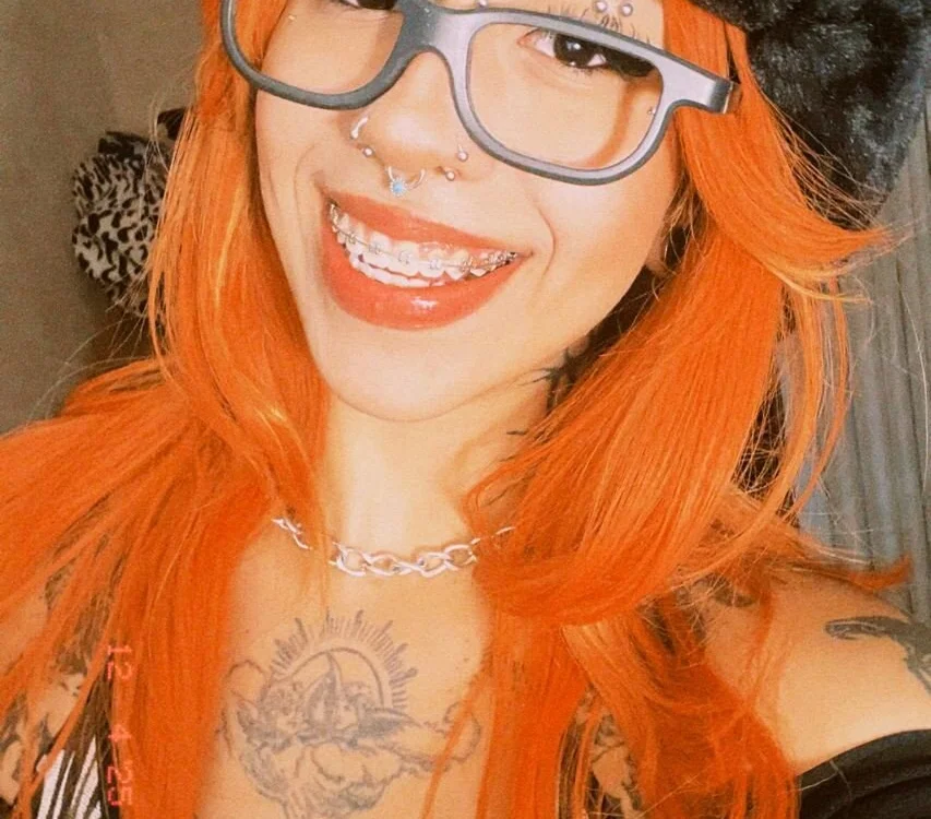 JuliMonroe19 – Offline XXX chat