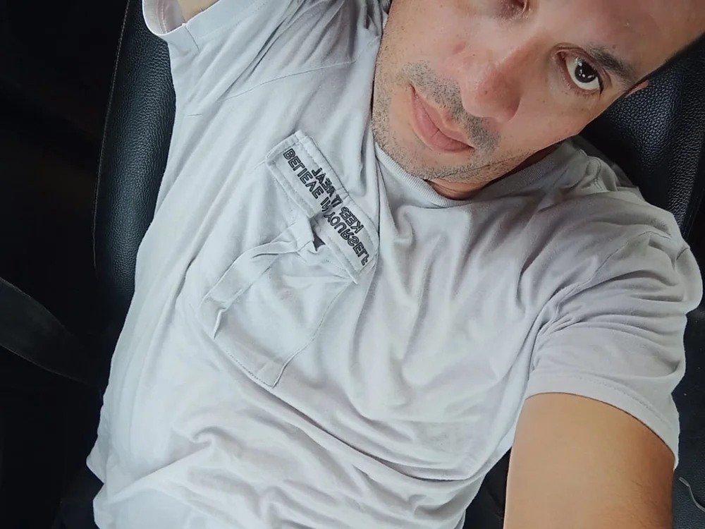 camilomaduro's Offline XXX Chat