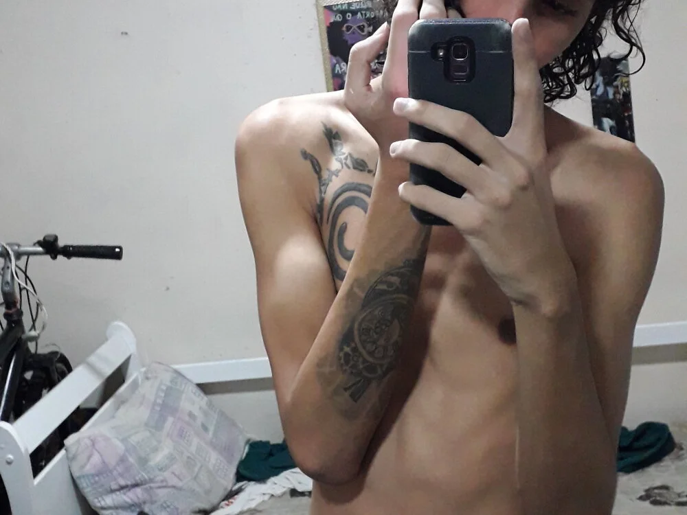 Juliano69xv offline XXX-chatje