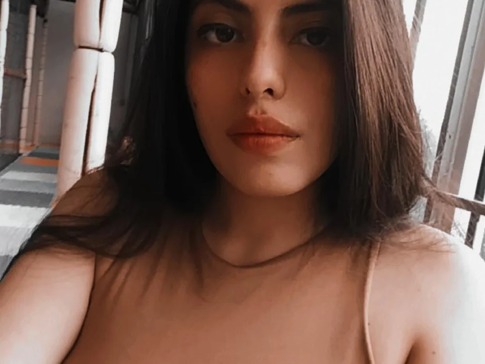 MilaCocobitch's Offline XXX Chat