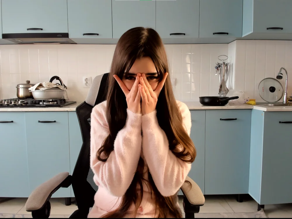 EllisMiligun's Offline Chat Room