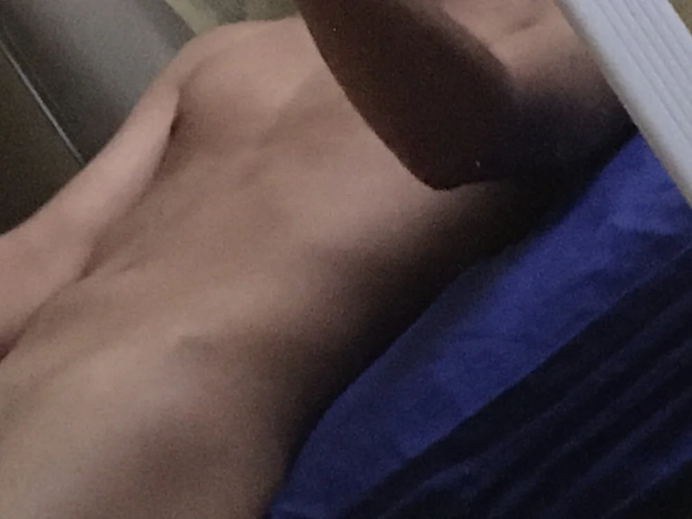 ห้องแชทออฟไลน์ของ Hotboyyy1_
