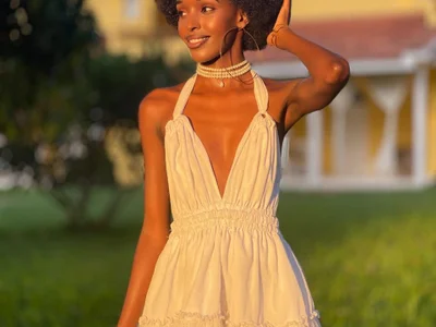 ebonypetitee