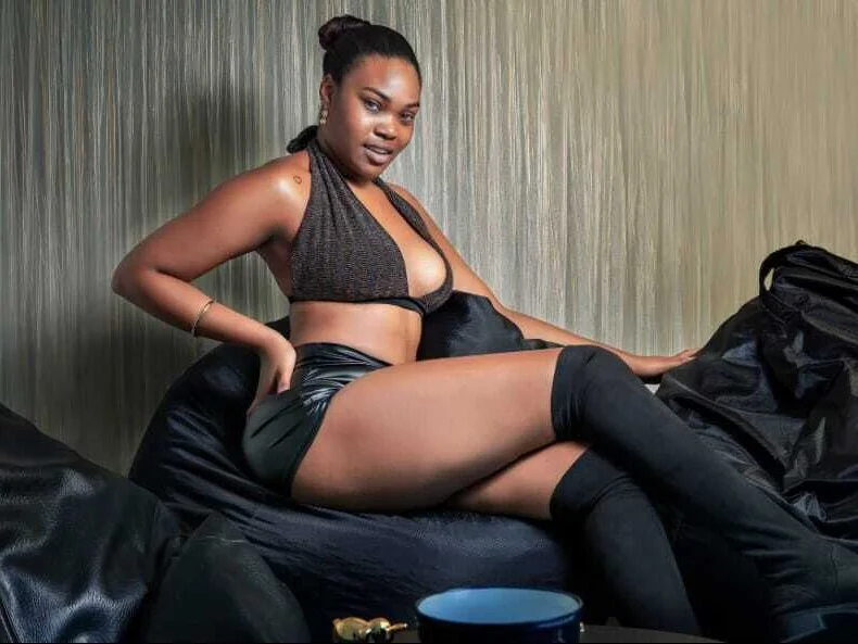 Czat XXX offline – Nina-Parkerr