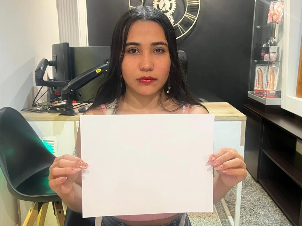 Kate_Hewson's Offline XXX Chat