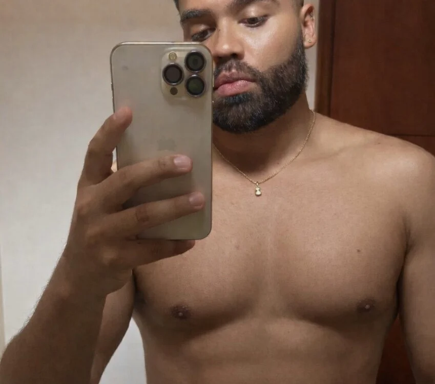 LucaLaurent Chat XXX offline