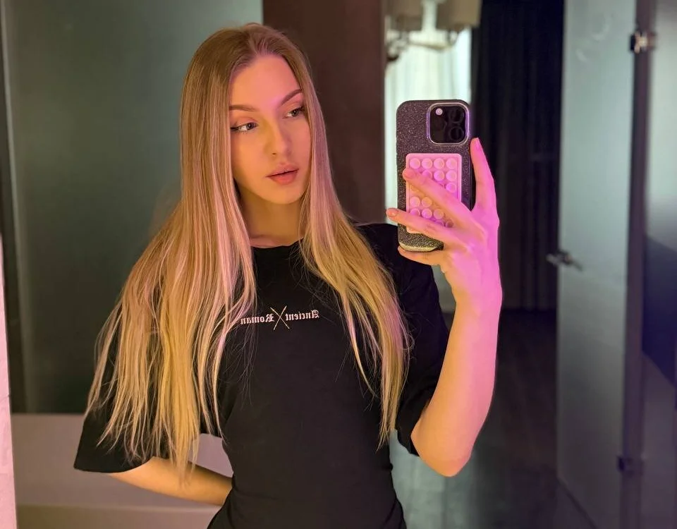 blondinkaa Offline XXX-chat