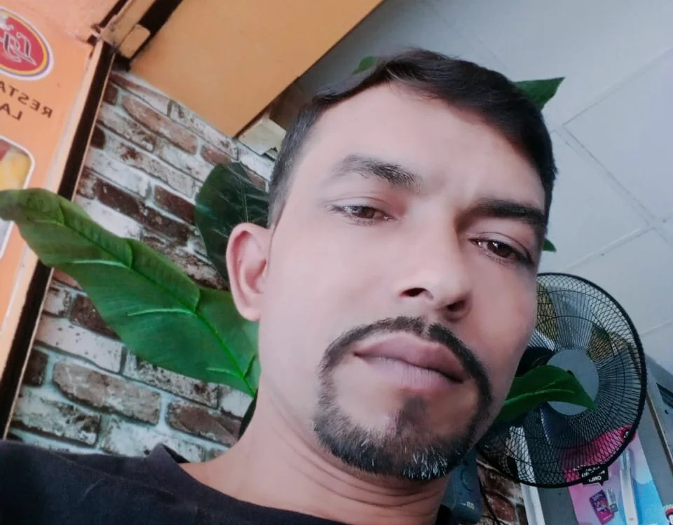 Chudur56's Offline Chat Room