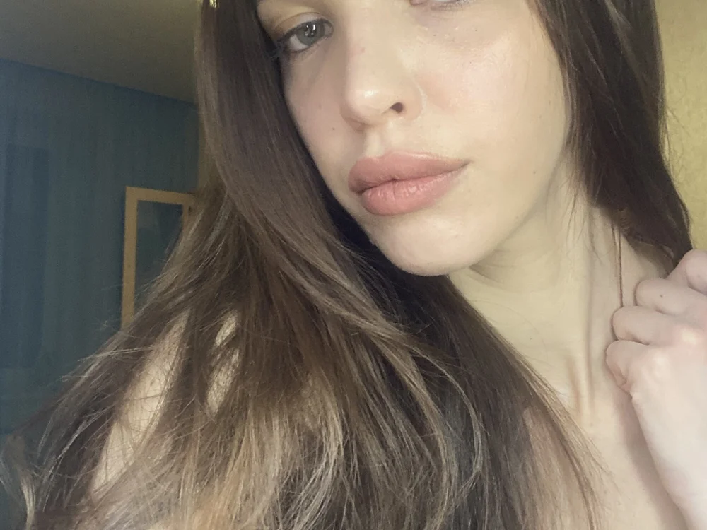 Megan-Cass' Offline Chat Room