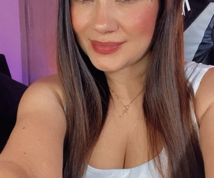 saray_mendozaa's Offline XXX Chat