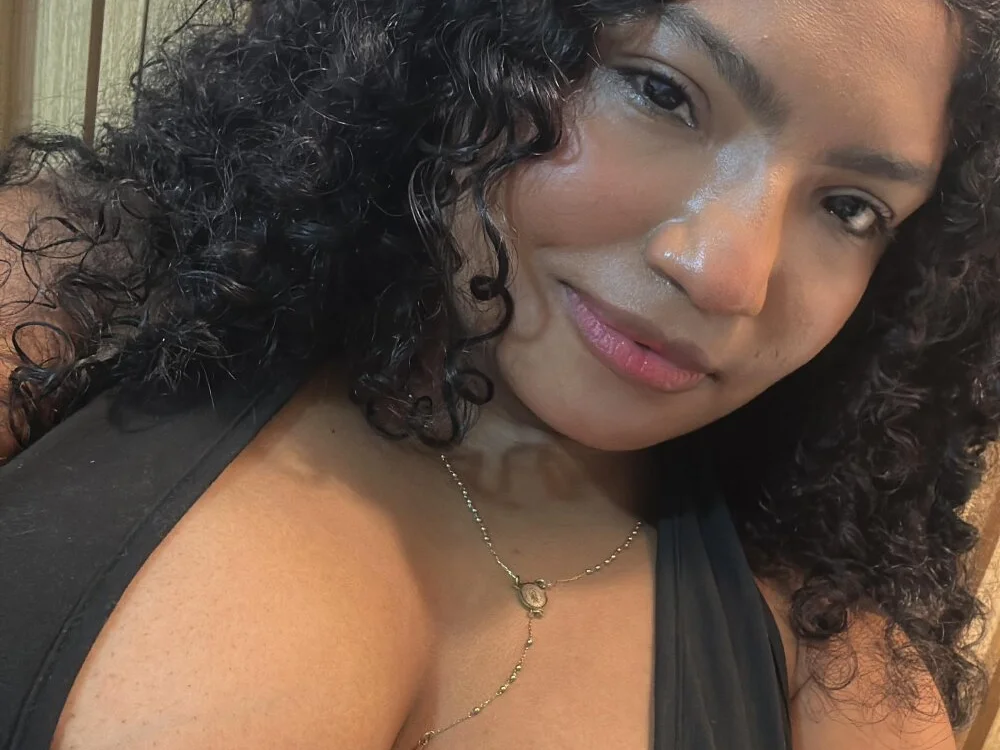 candy_hot_444 offline XXX-chat