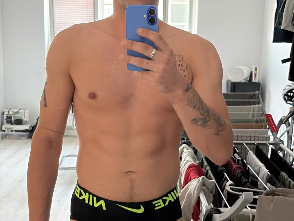 gerslut28 Adlı Modelin Çevrimdışı Sohbet Odası