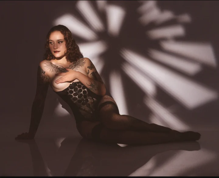 AnnyThompson_n Offline XXX chat